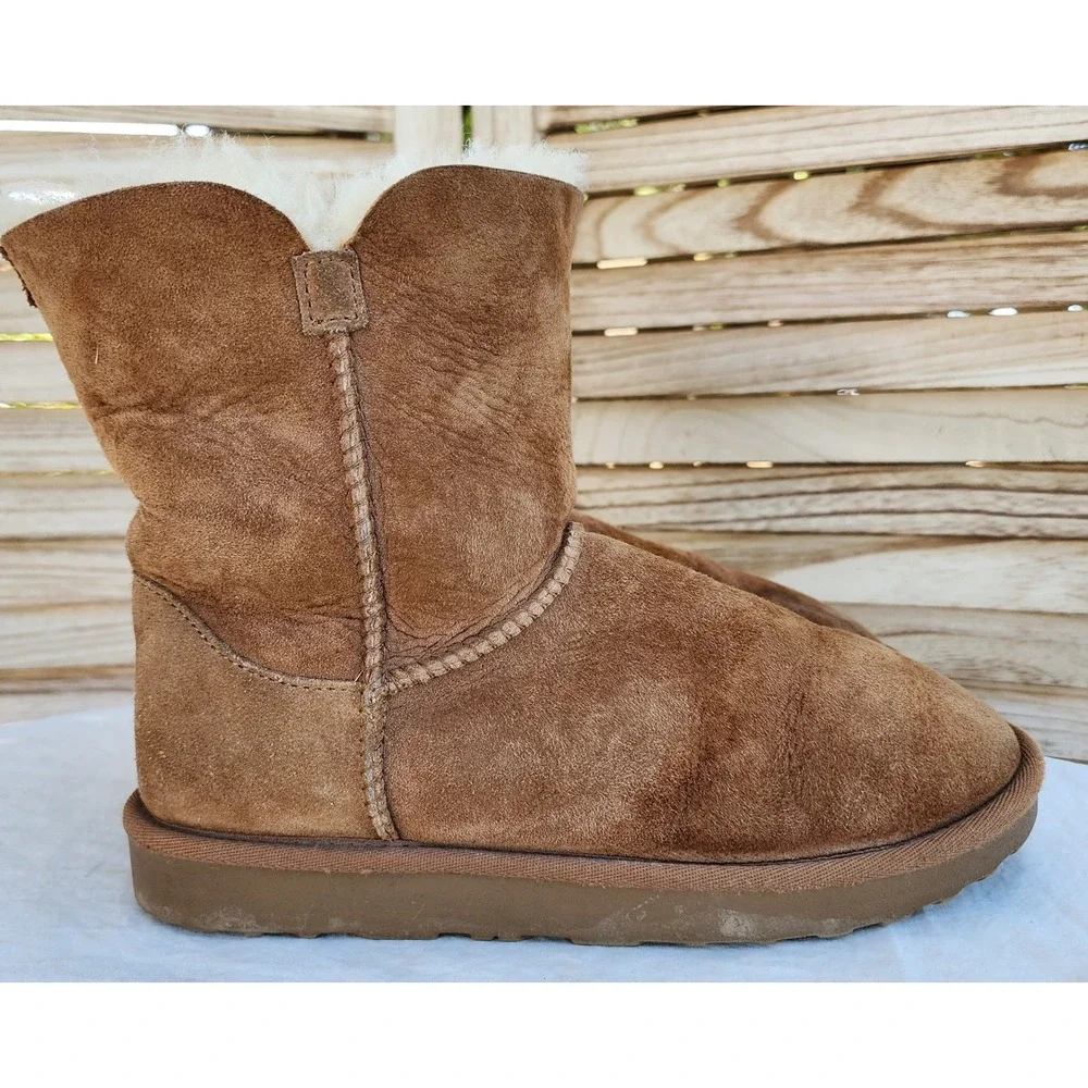 Y2K Chestnut Suede US 7 Shearling Lined Boots Mid Calf Winter Casual Early 2000s